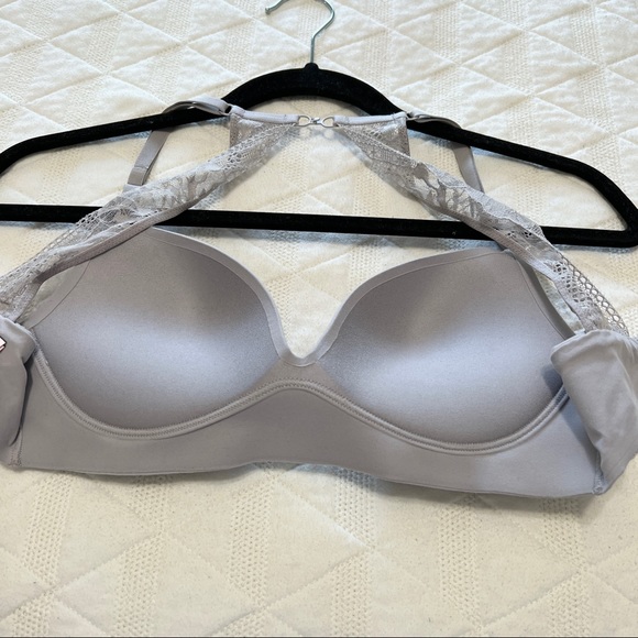 Victoria’s Secret Lace-back bra - Picture 5 of 8
